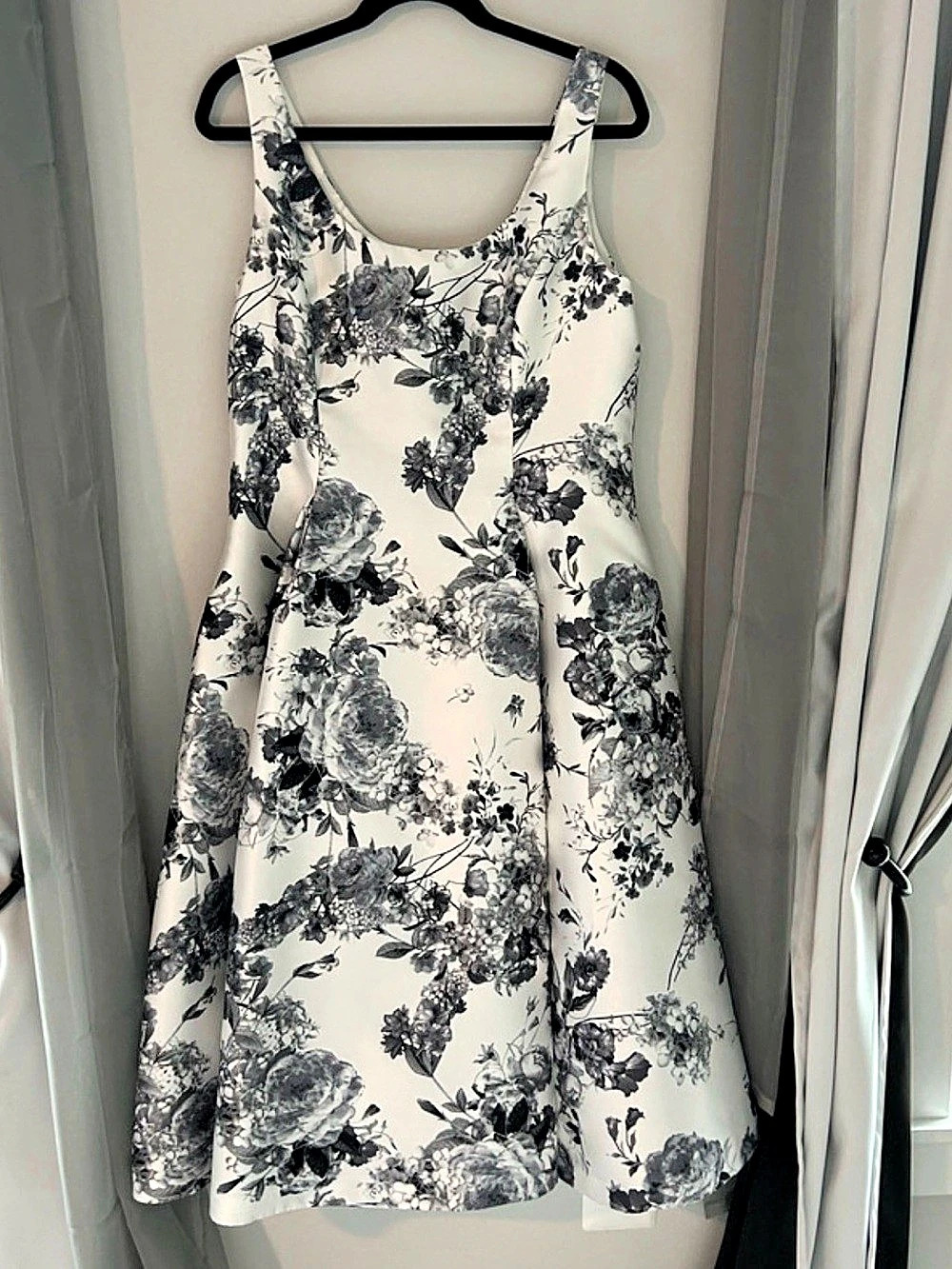 Adrianna Papell Floral Jacquard Fit & Flare Dress to knee Dress White & Black